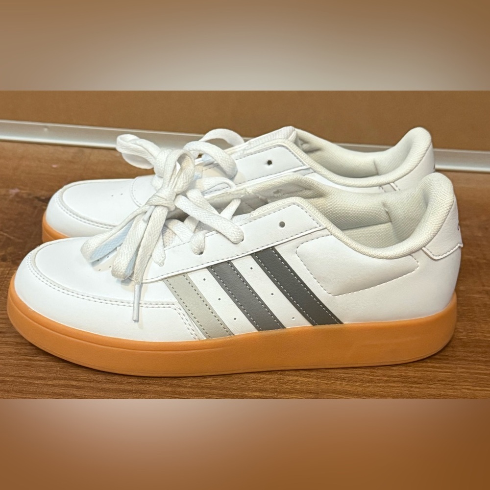 Adidas Breaknet Court Sneakers Kids 6 Womens 7.5 White Gray Gum Sole Shoes